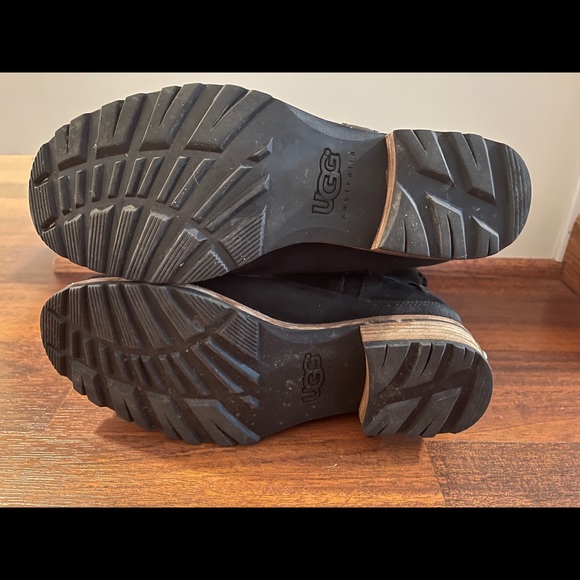 UGG Endell Suede Harness Boot - Picture 6 of 8